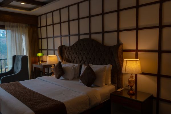 44 elegantly designed rooms