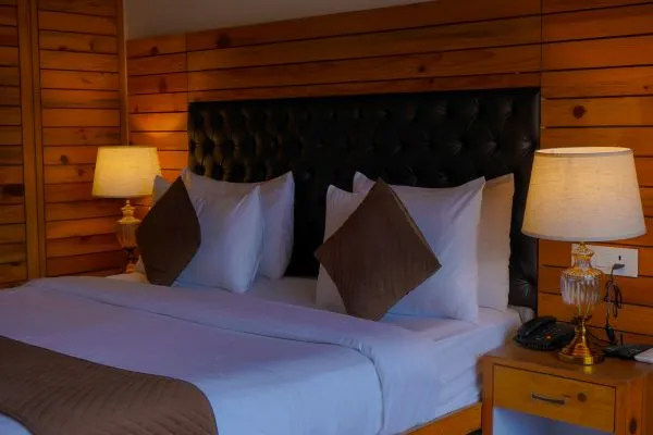 44 elegantly designed rooms